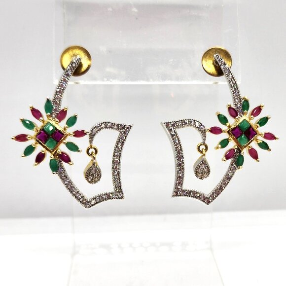 BIG GOLD TONE EAR RINGS WITH LOW QUALITY EMERALDS AND RUBIES? AND SPARKLING CRYS - Picture 2 of 7